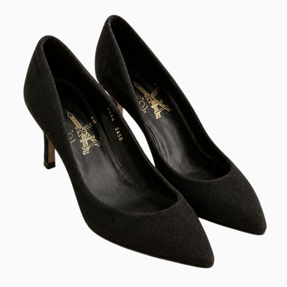 L'Amore Black Suede Pumps 8.5B Pointed Toe Kitten Heel 90s Minimalist